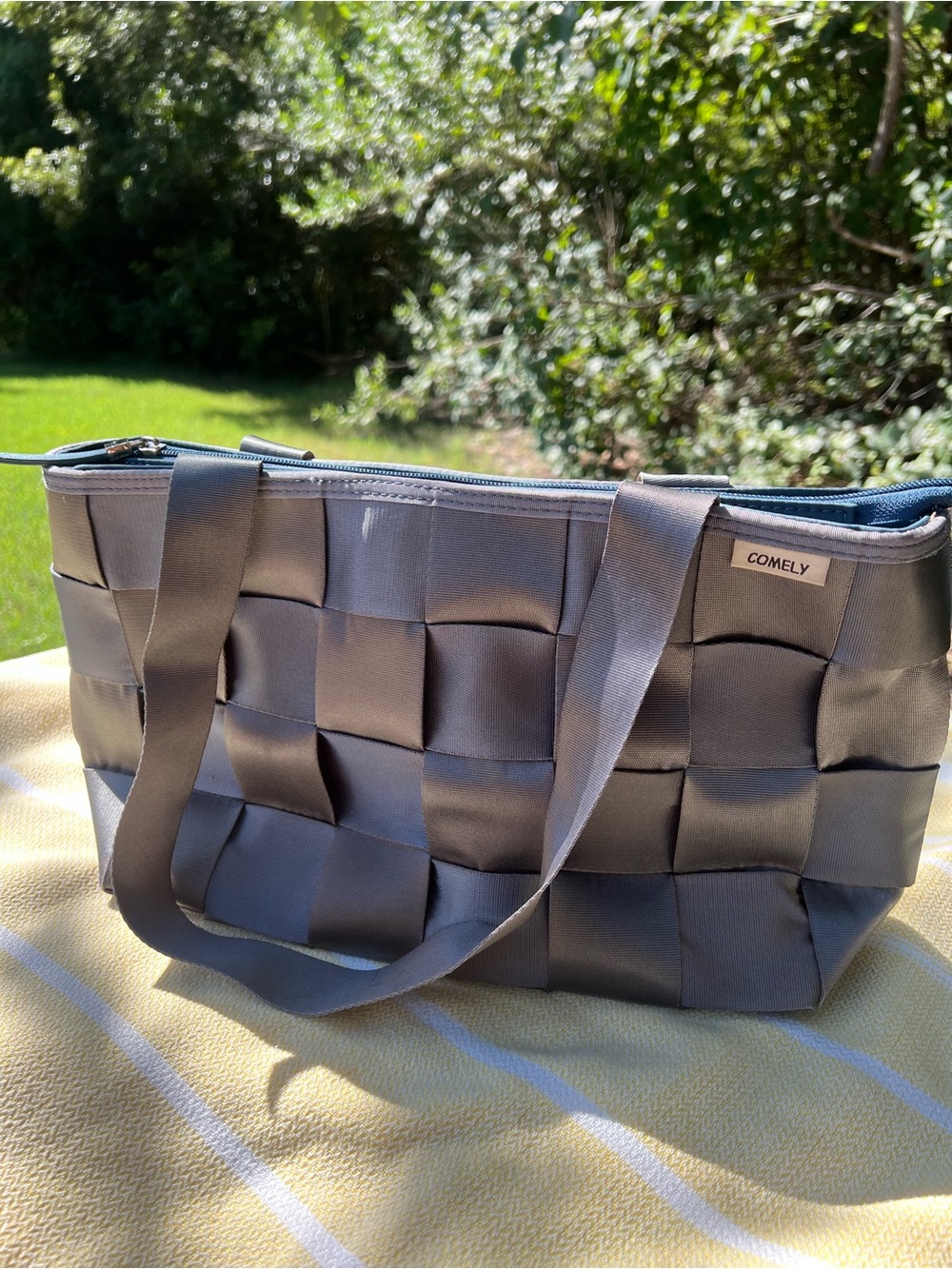 Comely seatbelt bag - woven purse in Gray